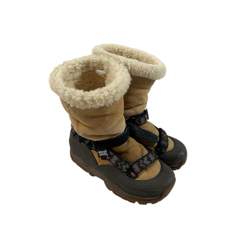 Text Tan and Black Winter Boots with Shearling Lining